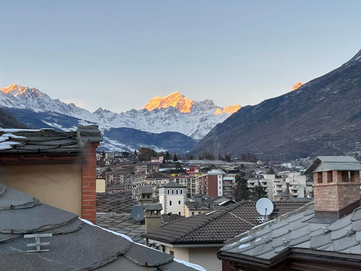 Belabri - Central Charme&Comfort -Mansarde E Appartamento Aosta Exterior foto